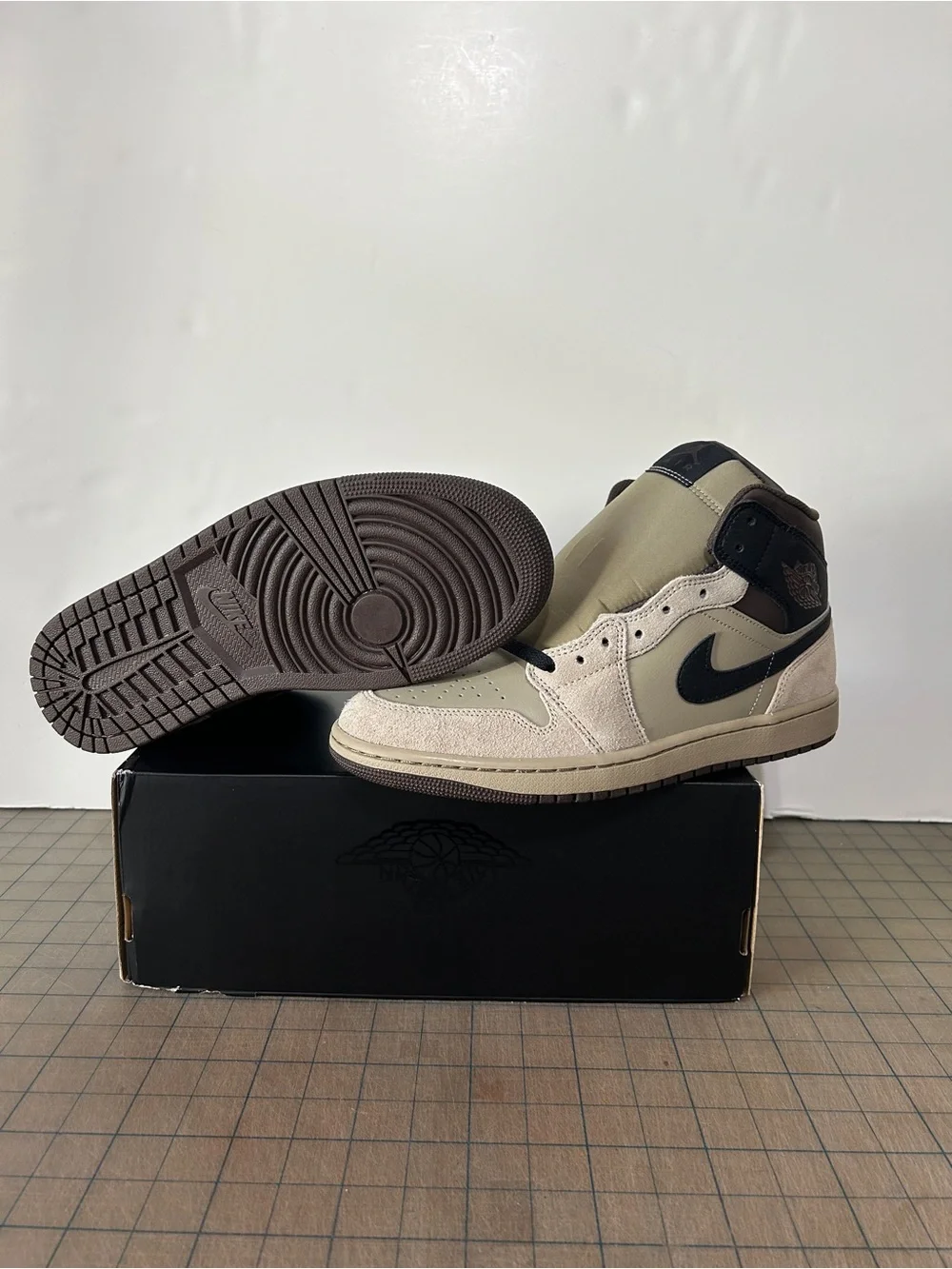 Jordan 1 Mid ‘Khaki Baroque Brown’